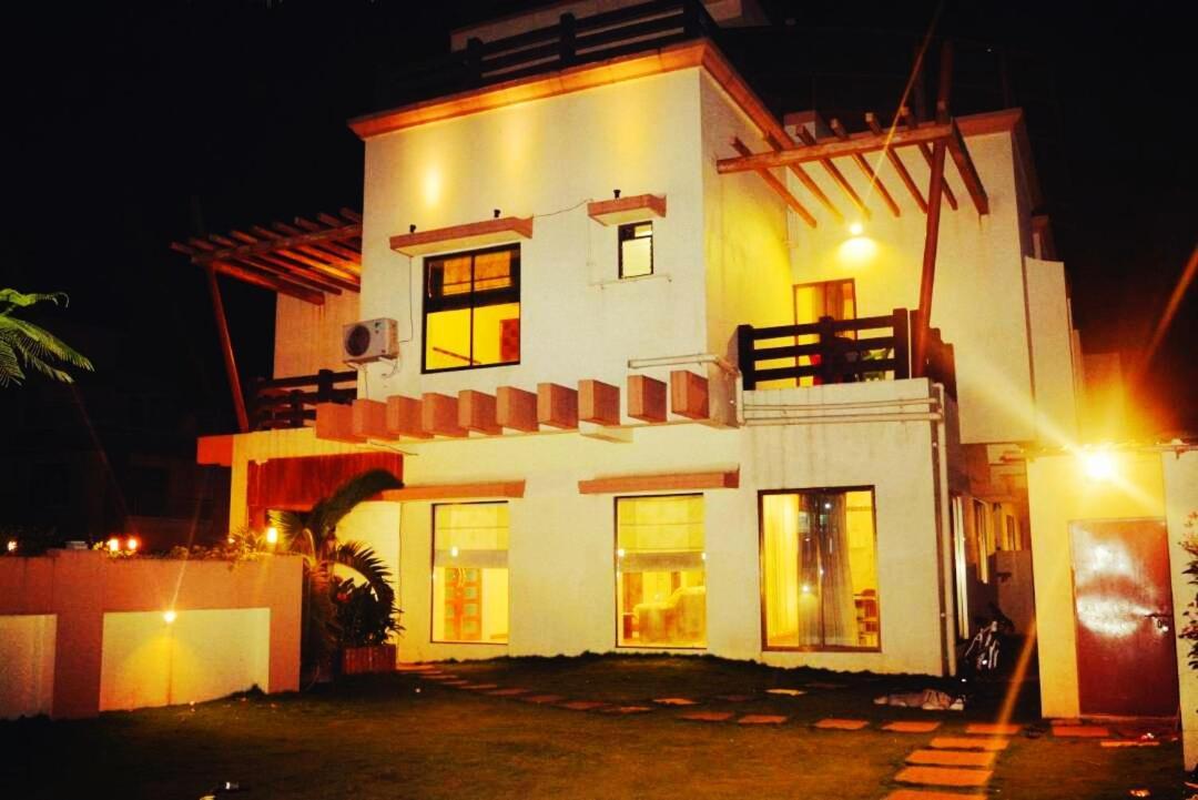 Villa Glory With Swimming Pool On Terrace 4bhk