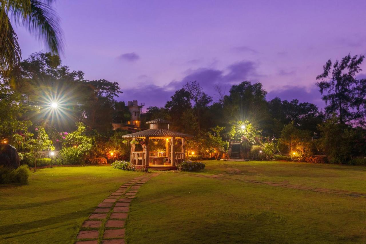 Villa Stayvista's Valencia With Gazebo And Indoor Games Lonavala