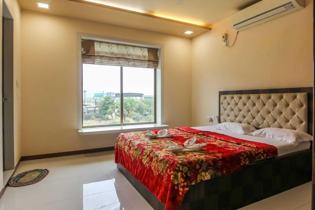 Glory With Swimming Pool On Terrace 4bhk