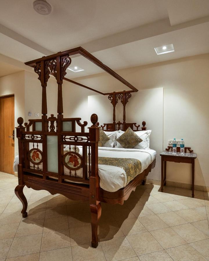Meritas Crystal 4* Lonavala