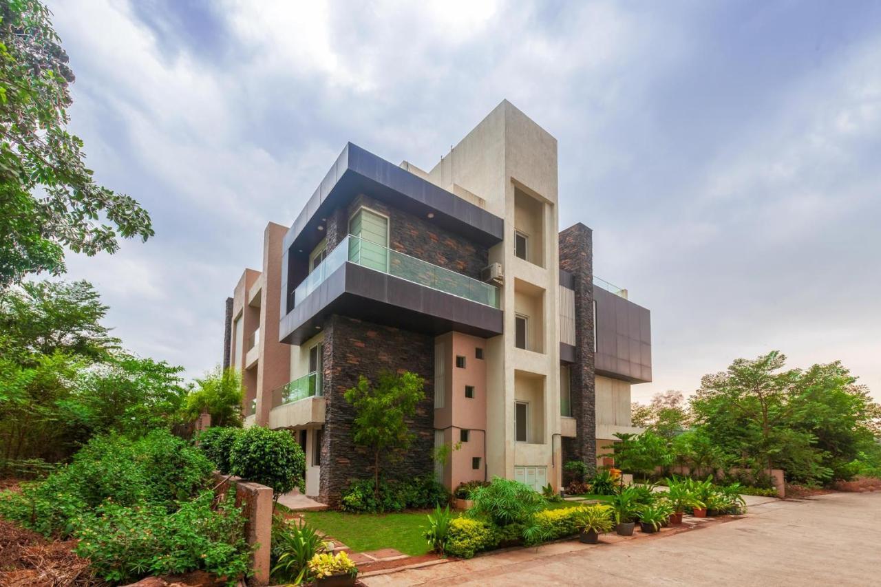 Villa Azul: Stayvista Retreat With Pool, Snooker & Garden Gazebo Lonavala