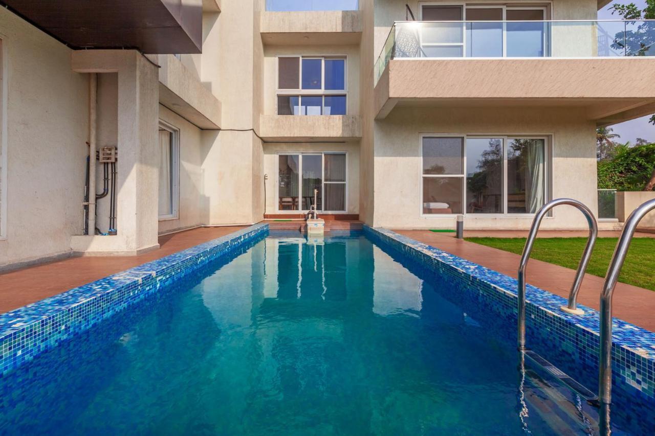 Azul: Stayvista Retreat With Pool, Snooker & Garden Gazebo *