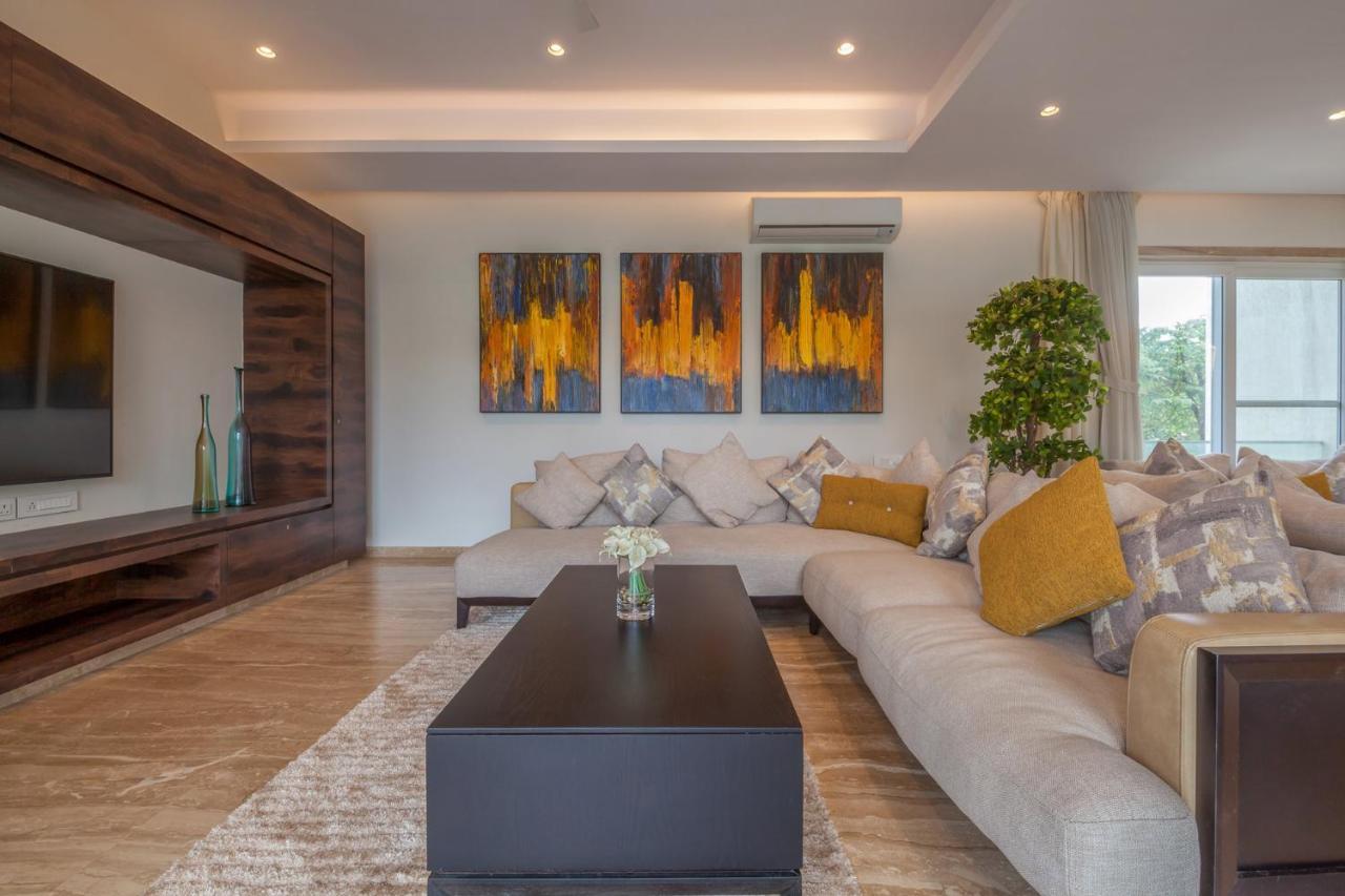 Azul: Stayvista Retreat With Pool, Snooker & Garden Gazebo Villa *