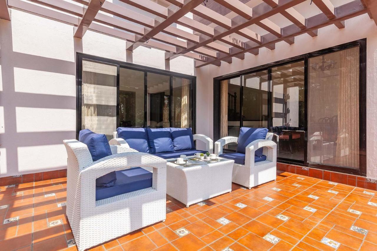 Stayvista's Fairfield - A Lawn And Charming Orchard Await Your Retreat Villa