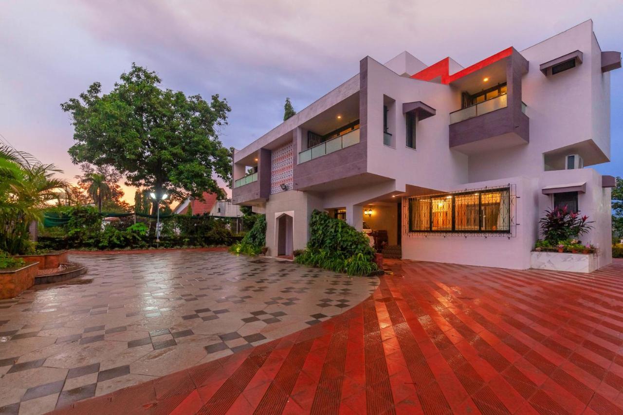 Stayvista's Fairfield - A Lawn And Charming Orchard Await Your Retreat Villa Lonavala