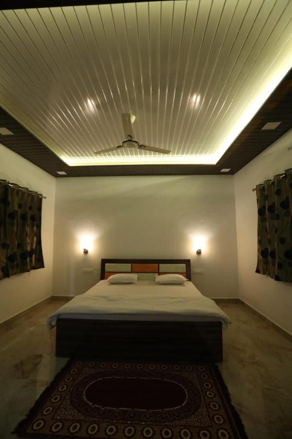 Villa Rocky 4bhk *