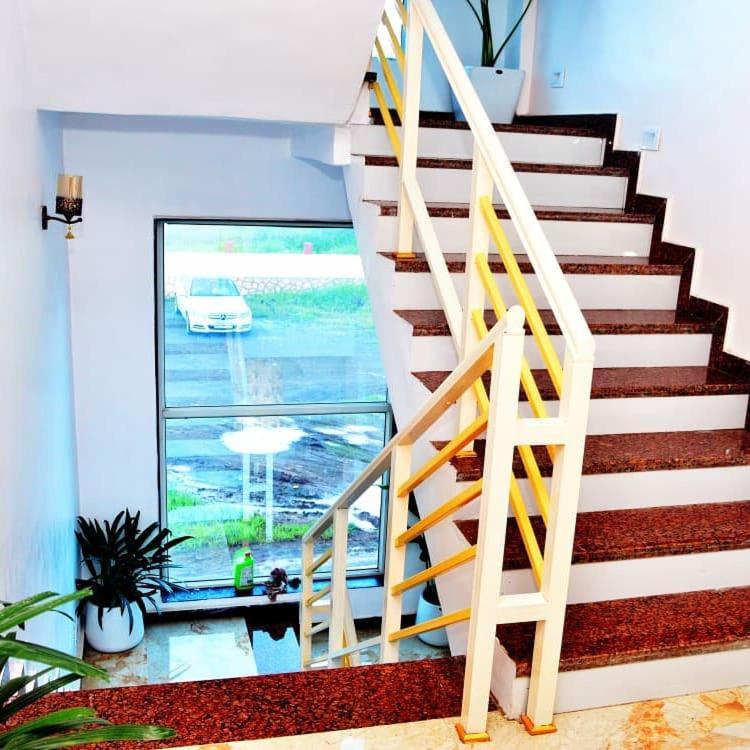 Rocky 4bhk Lonavala