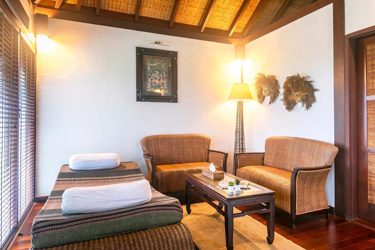 Villa Stayvista's Vyoman - Experience A Valley View, Lush Lawn, Spa, And Yoga Retreat *