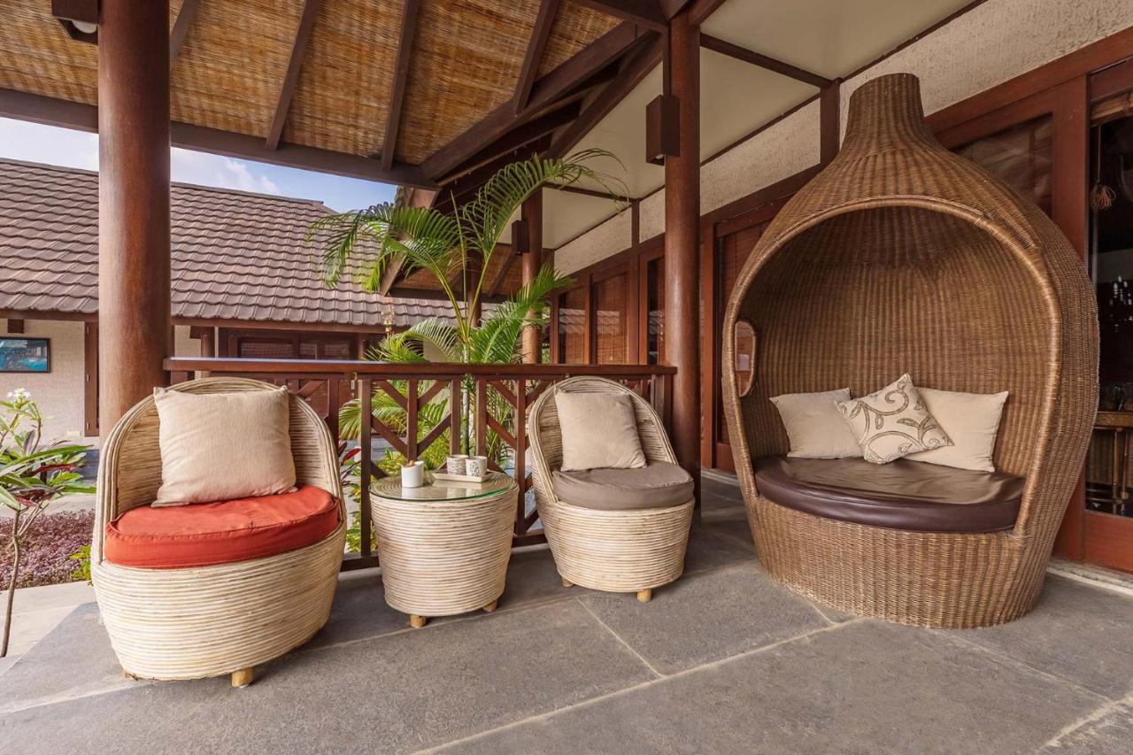 Villa Stayvista's Vyoman - Experience A Valley View, Lush Lawn, Spa, And Yoga Retreat Lonavala