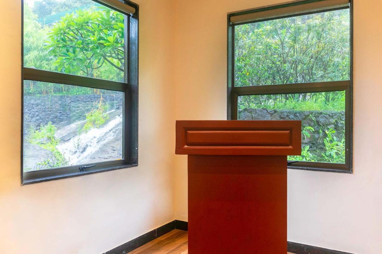 Villa Stayvista's Vyoman - Experience A Valley View, Lush Lawn, Spa, And Yoga Retreat