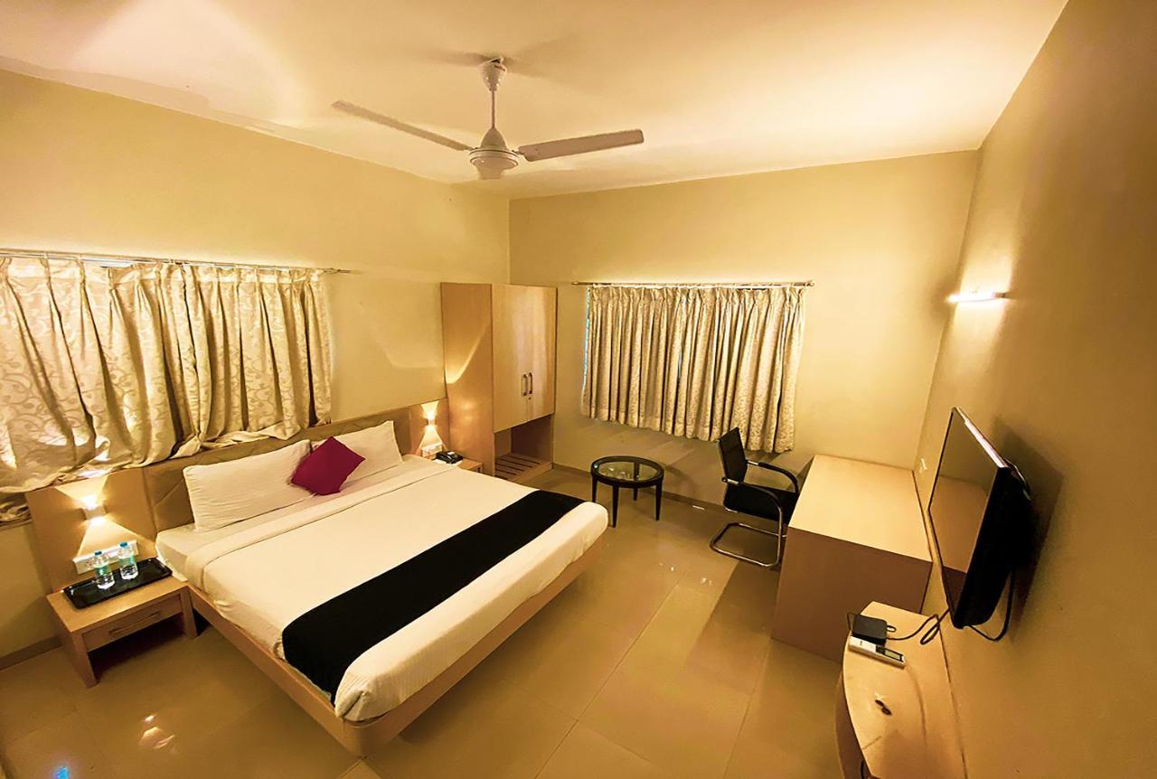 Aron Hotel
