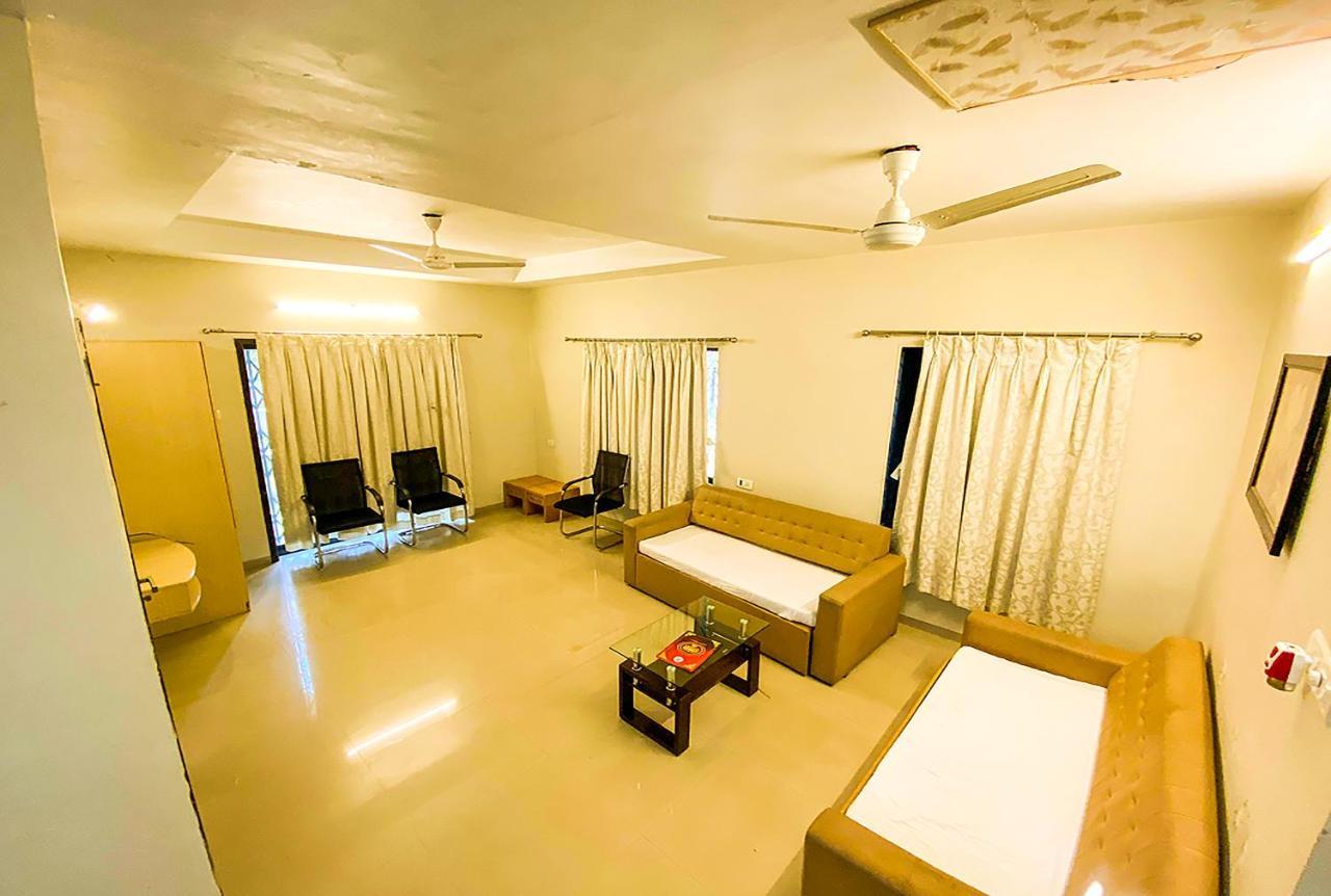 Aron Hotel