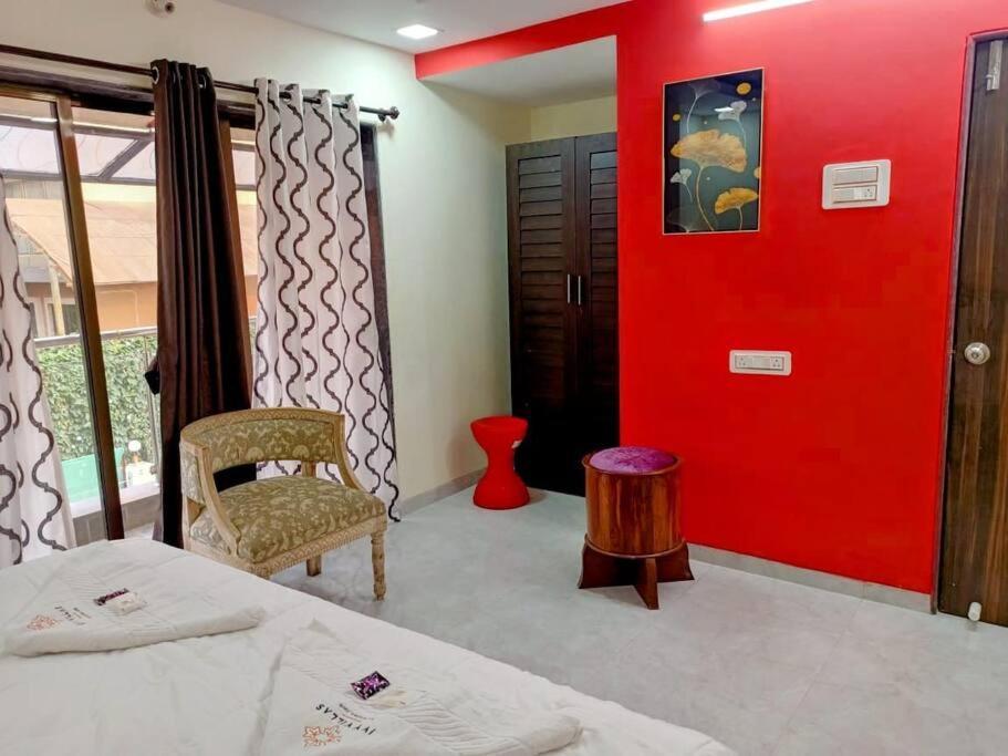 Villa Ivy Goldenhill 3 Bhk With Private Pool,