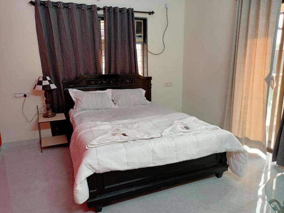 Villa Ivy Goldenhill 3 Bhk With Private Pool, *
