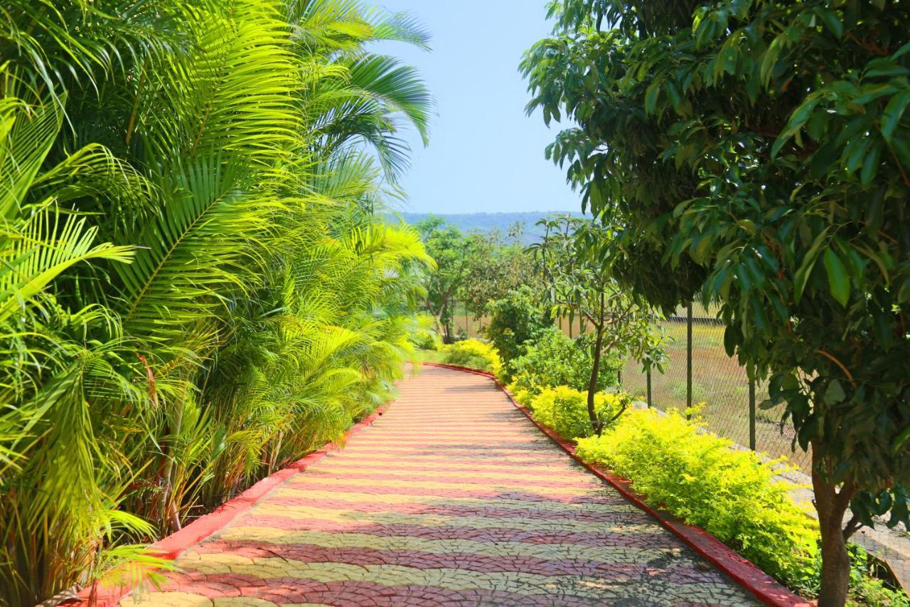 Newly Renovated-Farm Villa -6Bhk With Pool & Turf Villa *