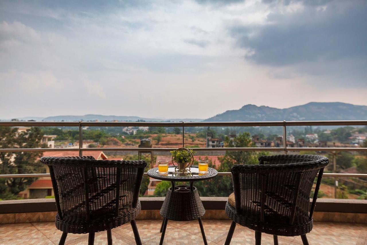 Villa Stayvista's Janak - Your Private Escape With A Pool And Pool Table