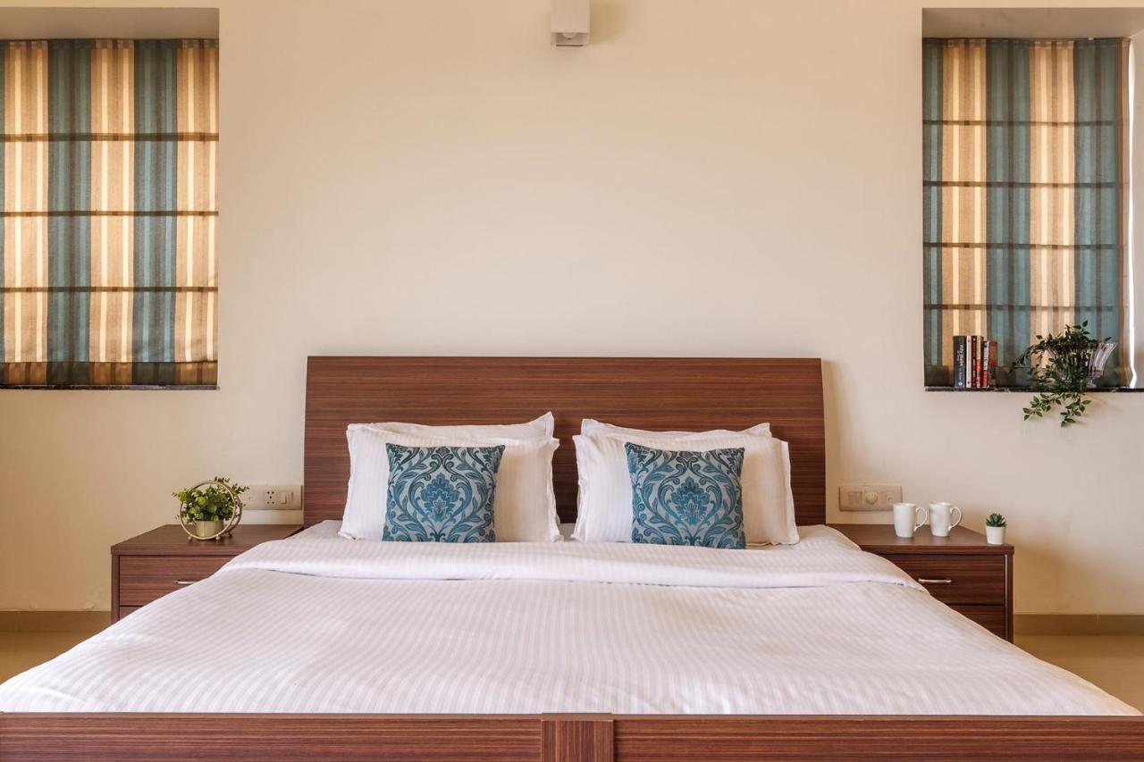 Villa Stayvista's Janak - Your Private Escape With A Pool And Pool Table