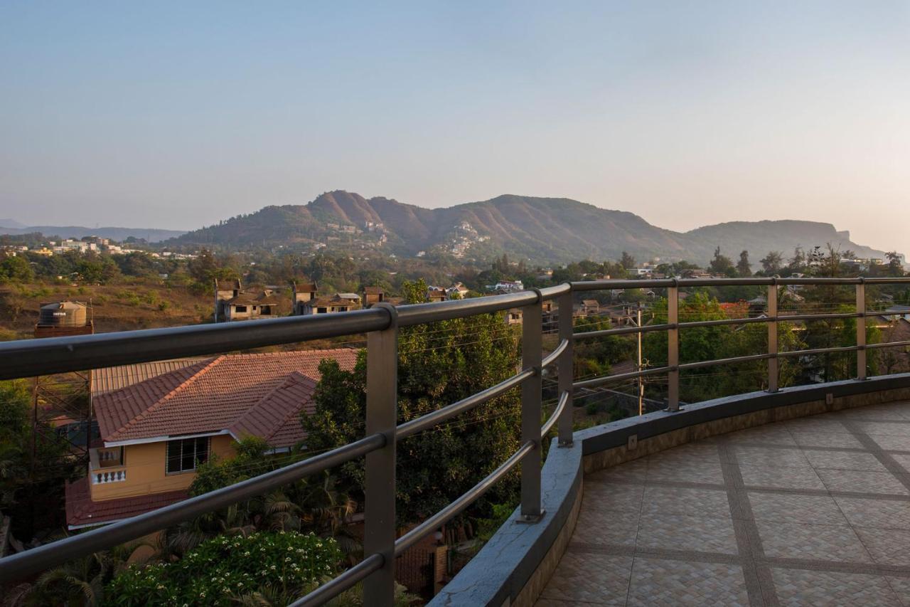 Stayvista's Janak - Your Private Escape With A Pool And Pool Table Villa *