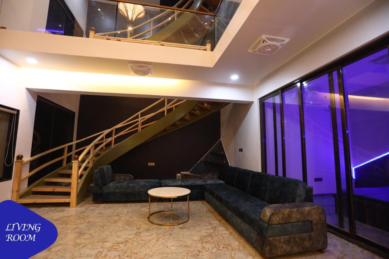 Royal Retreat - 7bhk Luxury By Royal
