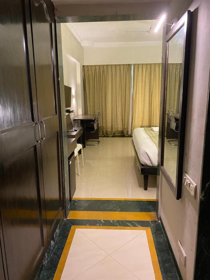 Aron Hotel
