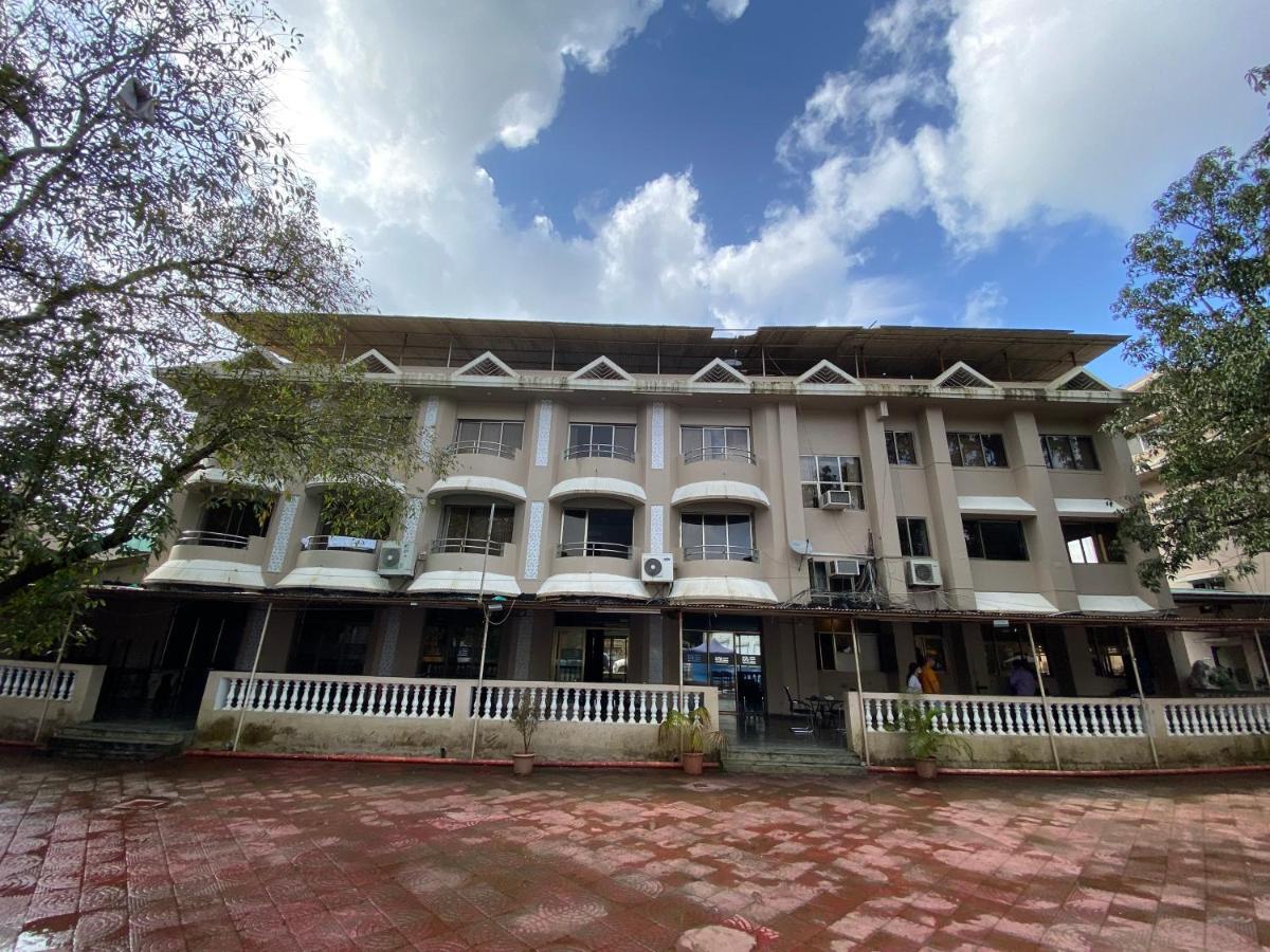 Aron Hotel 3*