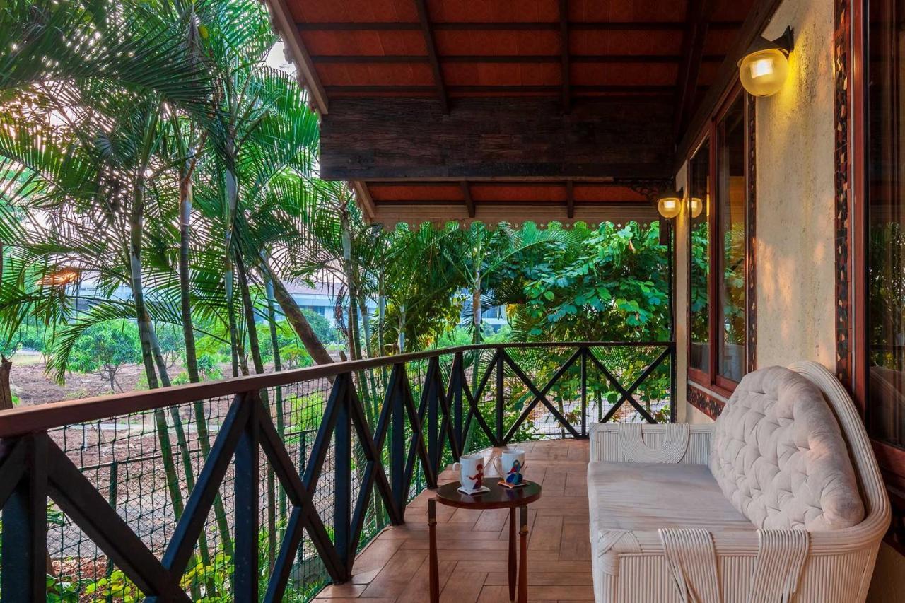 Aranyam By Stayvista With Modern Wooden Interiors, Kidszone, Indoor Games & Plunge Pool Villa