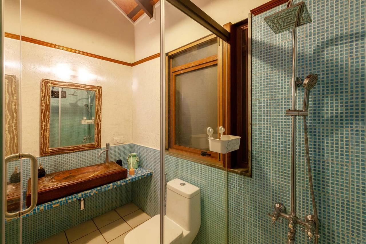 Villa Aranyam By Stayvista With Modern Wooden Interiors, Kidszone, Indoor Games & Plunge Pool