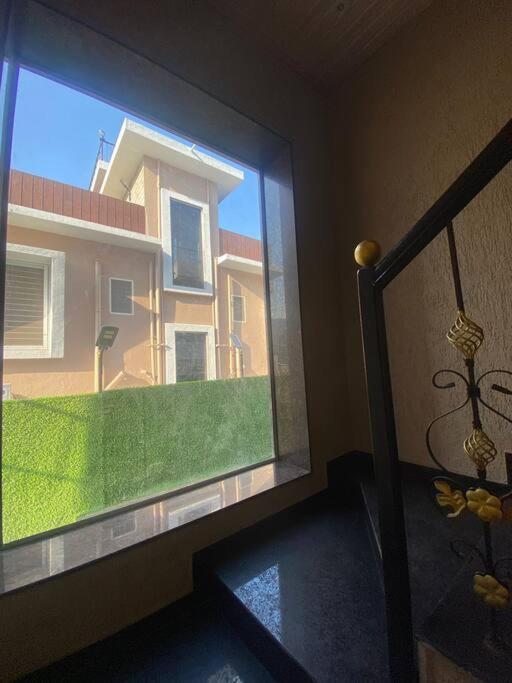 Villa Mount 5 Bhk Luxurious With Private Pool And Full Size Cricket Football Turf Lonavala