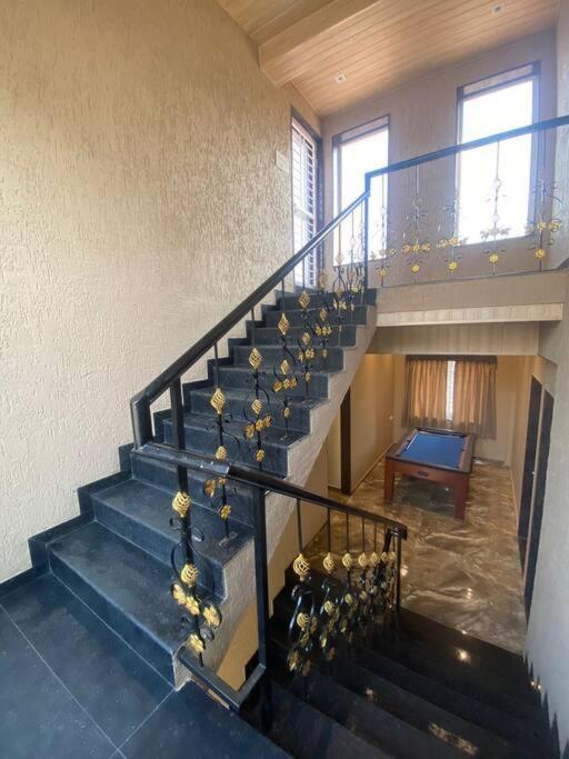 Mount 5 Bhk Luxurious With Private Pool And Full Size Cricket Football Turf *
