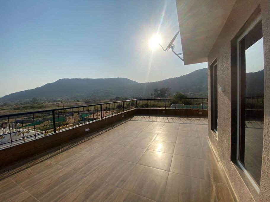 Mount 5 Bhk Luxurious With Private Pool And Full Size Cricket Football Turf Villa Lonavala