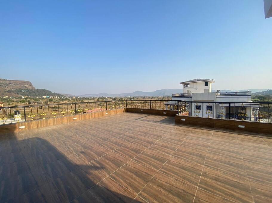Mount 5 Bhk Luxurious With Private Pool And Full Size Cricket Football Turf Villa Lonavala