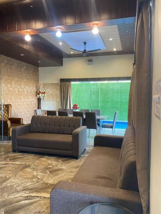 Mount 5 Bhk Luxurious With Private Pool And Full Size Cricket Football Turf Villa Lonavala