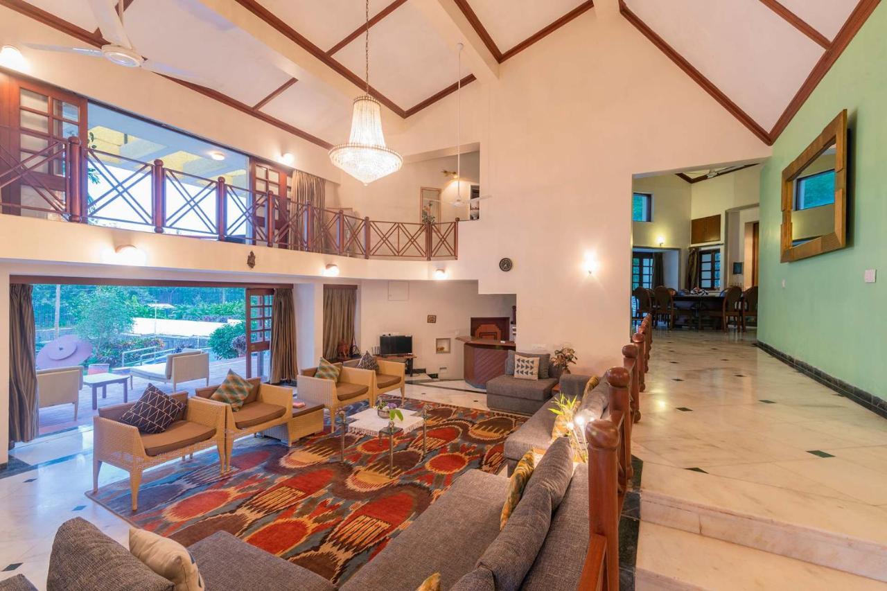 Stayvista's Shantam House - Dive Into Relaxation With A Pool And Tennis Lawn