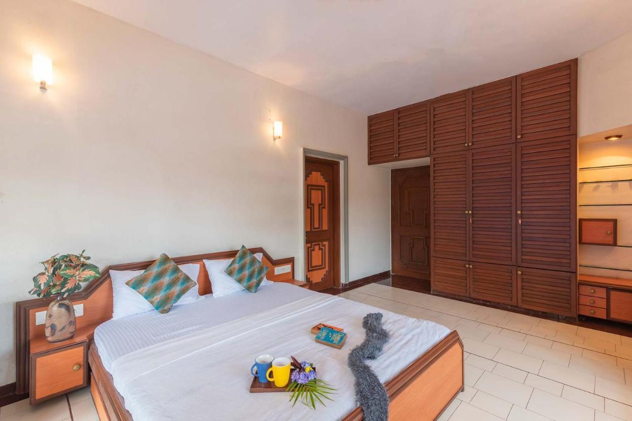 Stayvista's Shantam House - Dive Into Relaxation With A Pool And Tennis Lawn Villa Lonavala