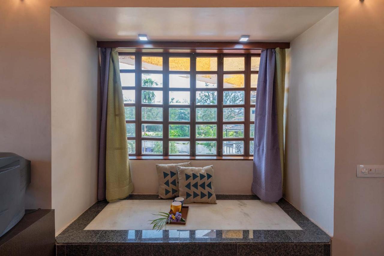 Stayvista's Shantam House - Dive Into Relaxation With A Pool And Tennis Lawn *