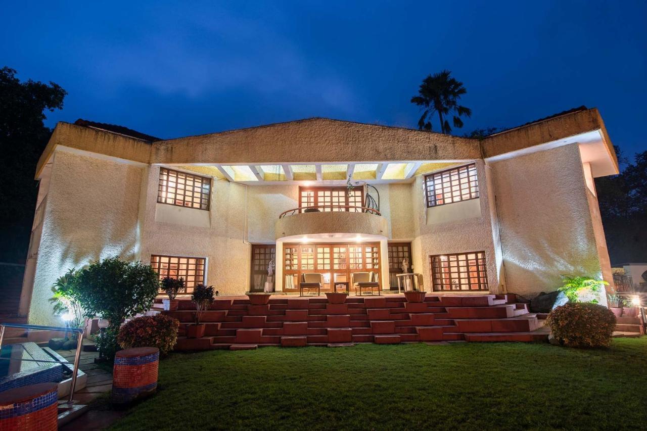 Stayvista's Shantam House - Dive Into Relaxation With A Pool And Tennis Lawn Lonavala
