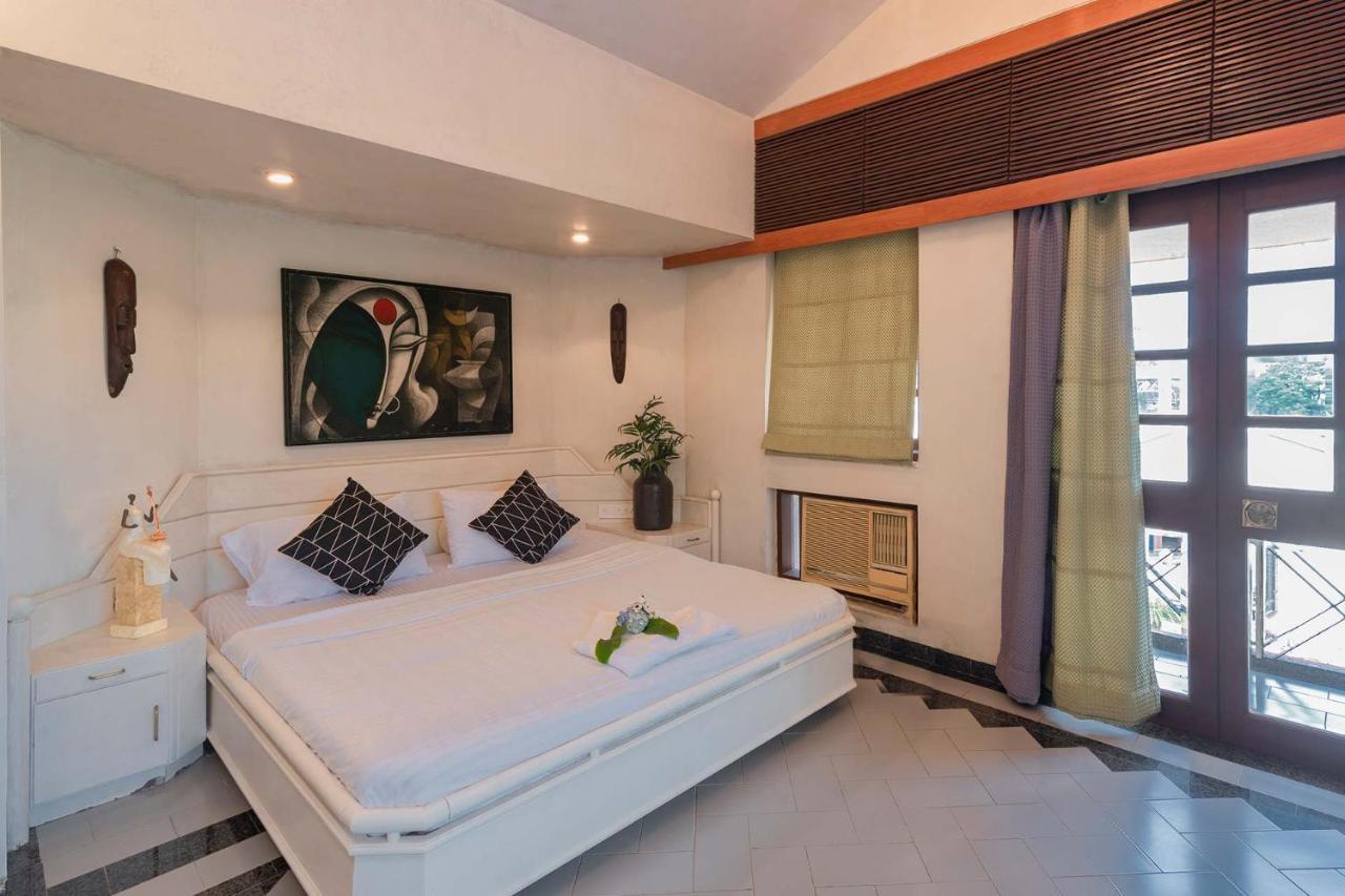 Villa Stayvista's Shantam House - Dive Into Relaxation With A Pool And Tennis Lawn Lonavala