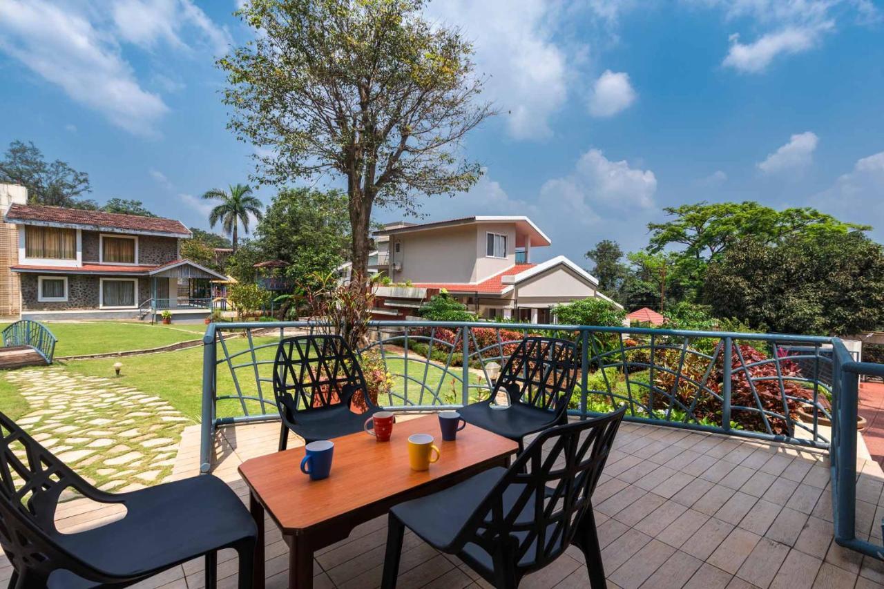 Stayvista's Shantam House - Dive Into Relaxation With A Pool And Tennis Lawn Villa *