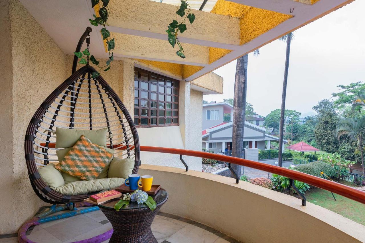 Villa Stayvista's Shantam House - Dive Into Relaxation With A Pool And Tennis Lawn