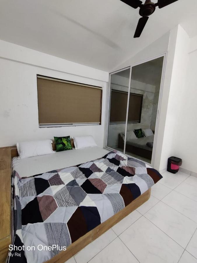 The Perfect Stays-blue Pool Holiday home