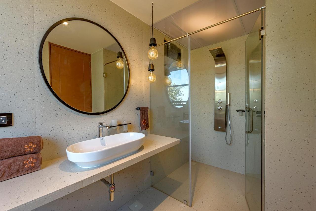 Saffronstays Hillside Harriers, - A Frame With Bathtub For Couples Villa