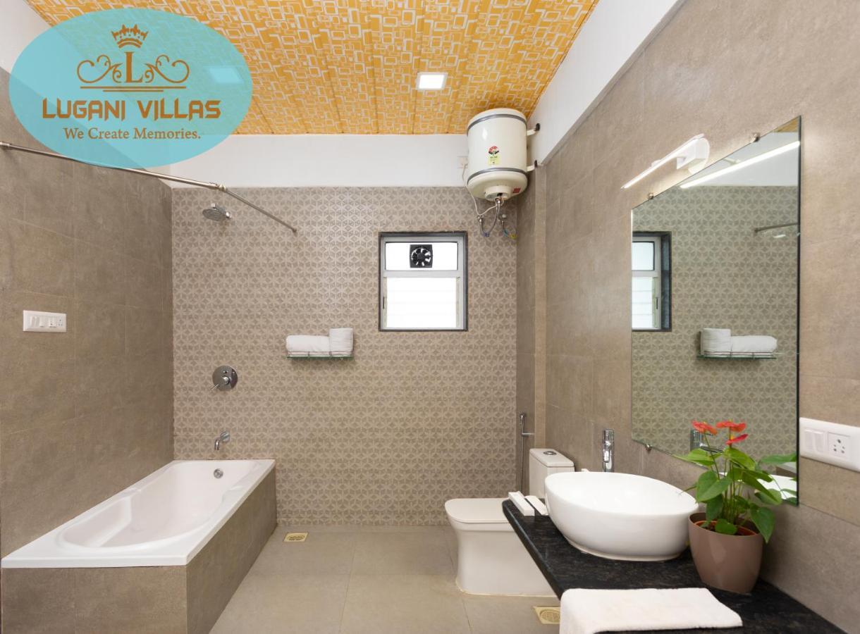 Lugani's - La Vidaa Loca Manor B3 *