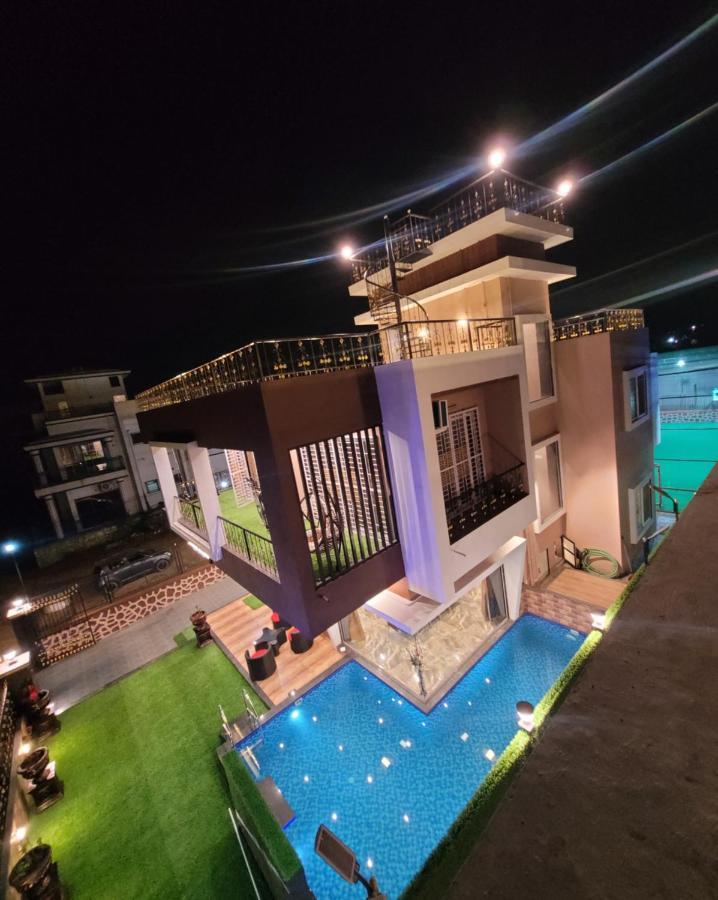 Mount 5 Bhk Luxurious With Private Pool And Full Size Cricket Football Turf Villa