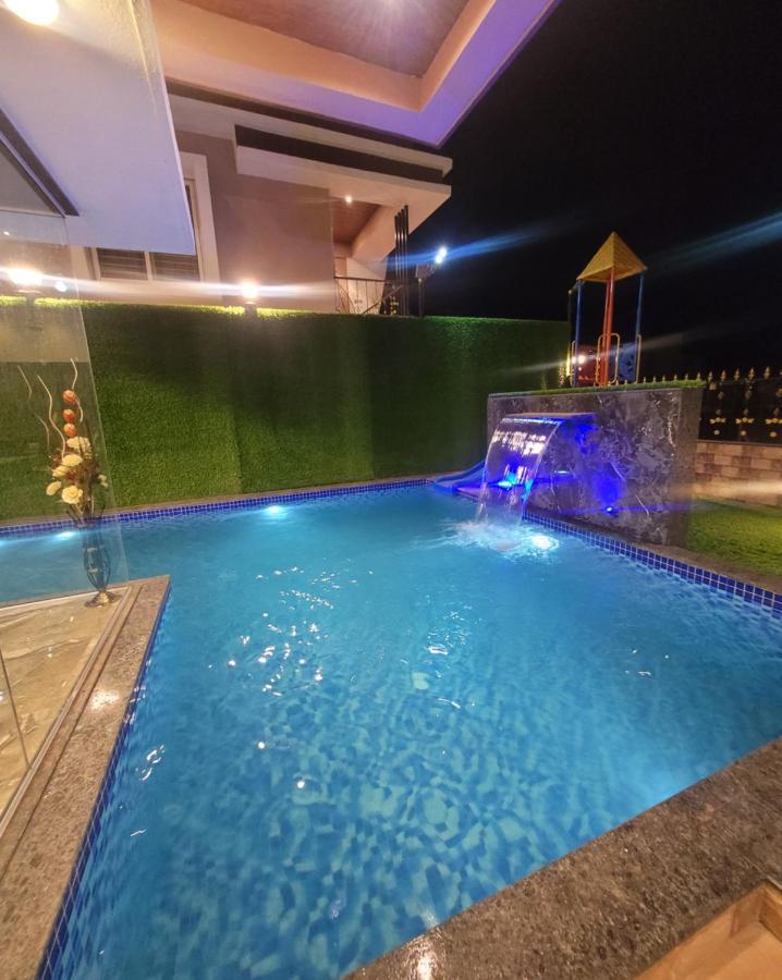 Mount 5 Bhk Luxurious With Private Pool And Full Size Cricket Football Turf