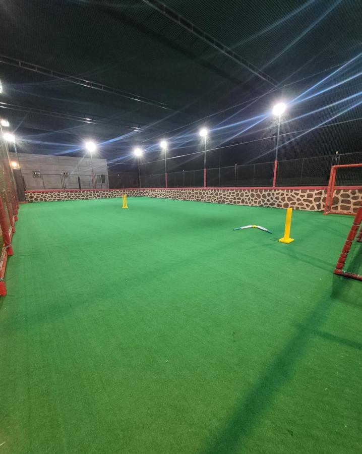 Mount 5 Bhk Luxurious With Private Pool And Full Size Cricket Football Turf Villa *
