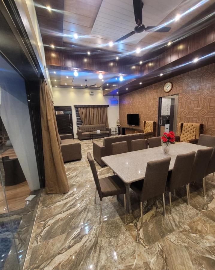 Mount 5 Bhk Luxurious With Private Pool And Full Size Cricket Football Turf