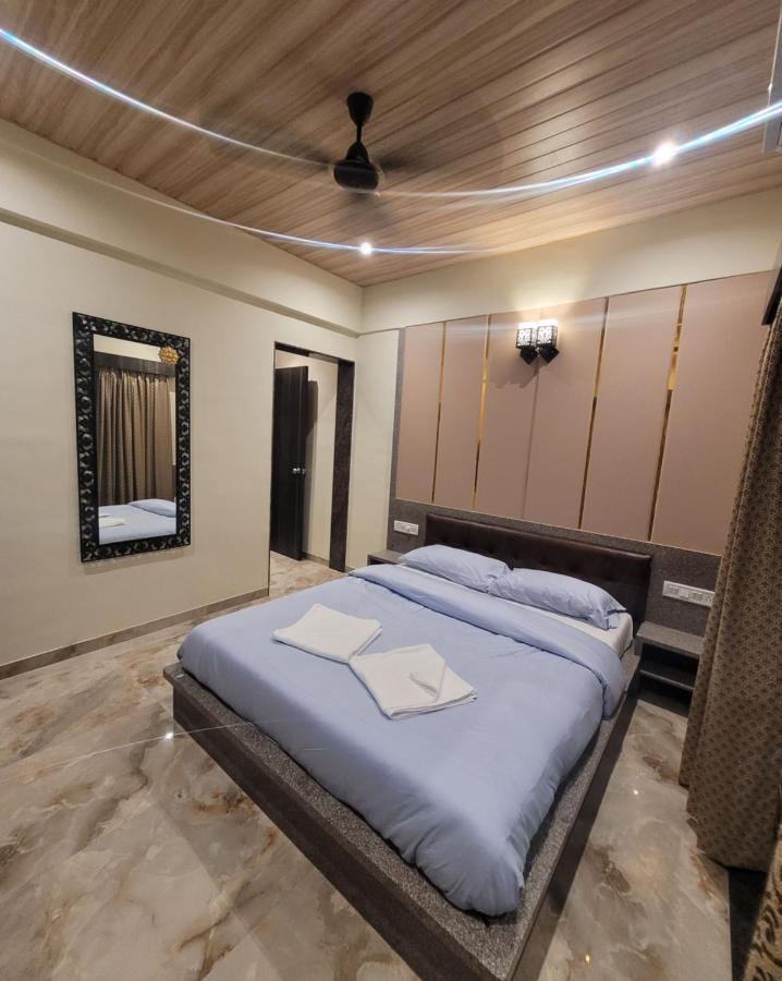 Mount 5 Bhk Luxurious With Private Pool And Full Size Cricket Football Turf Villa Lonavala