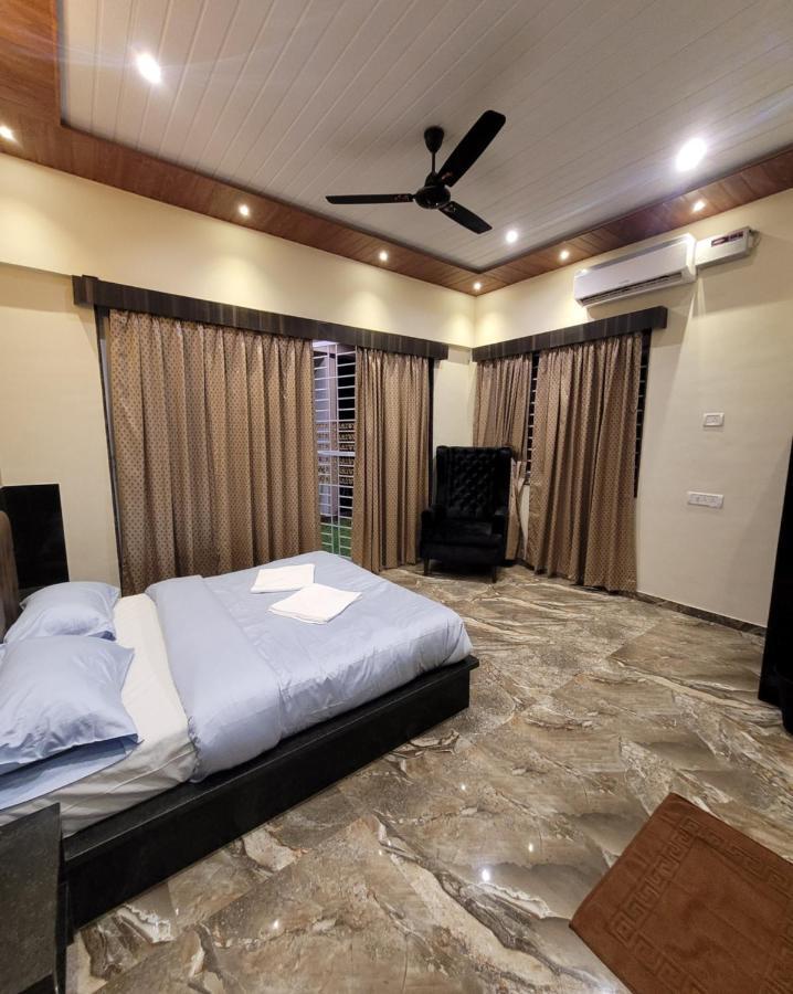Mount 5 Bhk Luxurious With Private Pool And Full Size Cricket Football Turf *