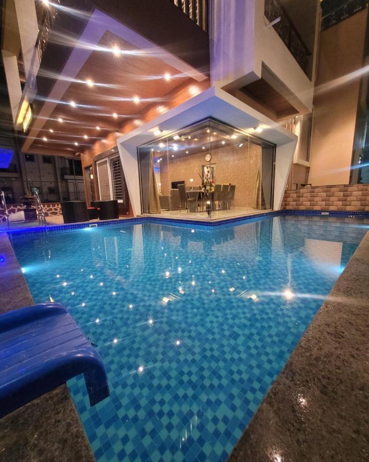 Mount 5 Bhk Luxurious With Private Pool And Full Size Cricket Football Turf *