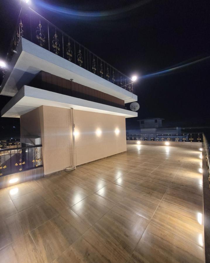Villa Mount 5 Bhk Luxurious With Private Pool And Full Size Cricket Football Turf *